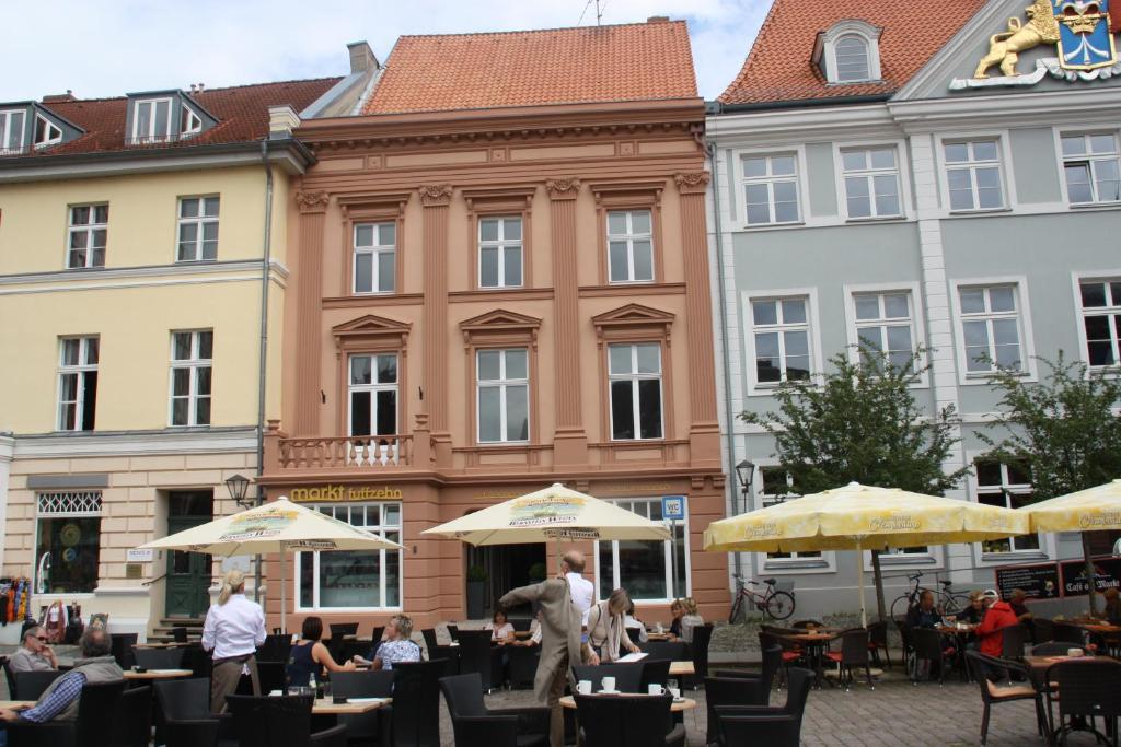 Aparthotel Markt Fuffzehn Stralsund Buitenkant foto